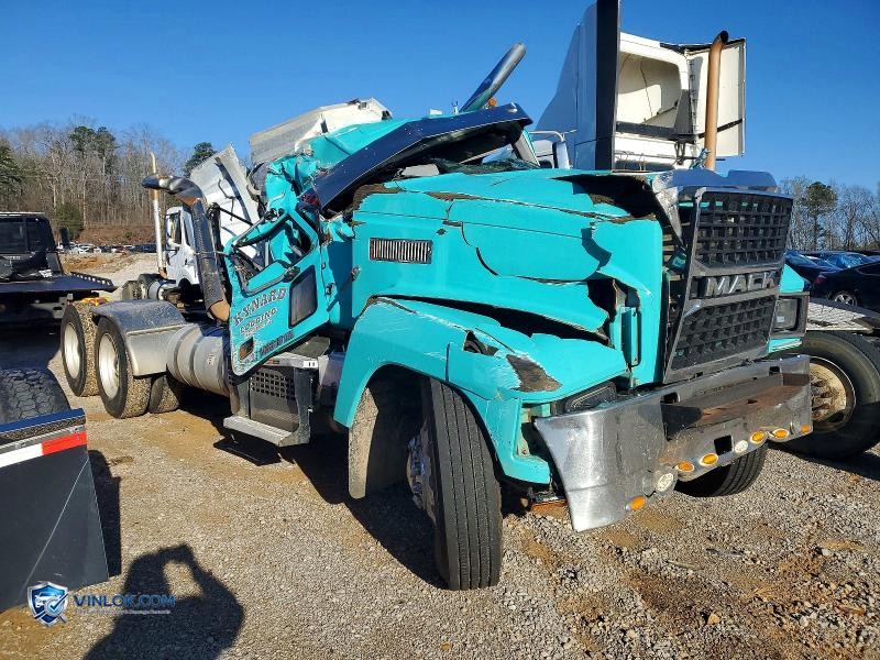 2023 MACK PINNACLE SEMI TRUCK – Lot 41972716 auction photo