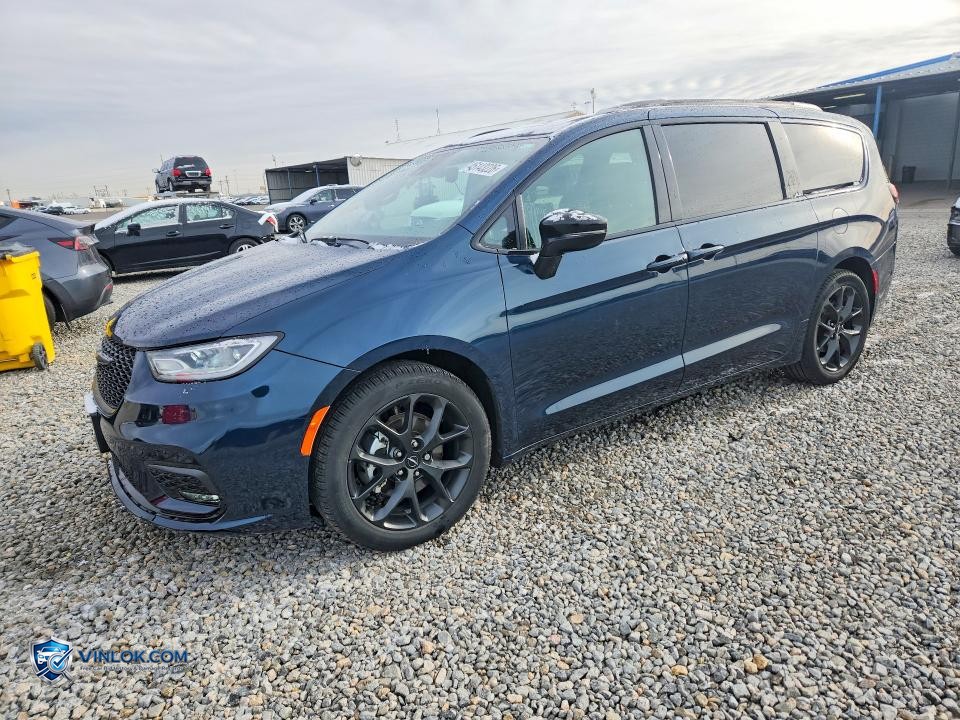 2024 CHRYSLER PACIFICA TOURING L – Lot 46143226 auction photo