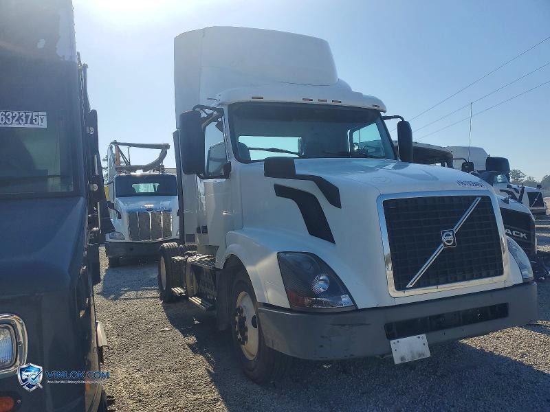 2017 VOLVO VNL SEMI TRUCK – Lot 46195946 auction photo