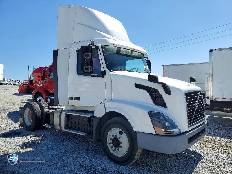 2017 VOLVO VNL SEMI TRUCK – Lot 46196316 auction photo