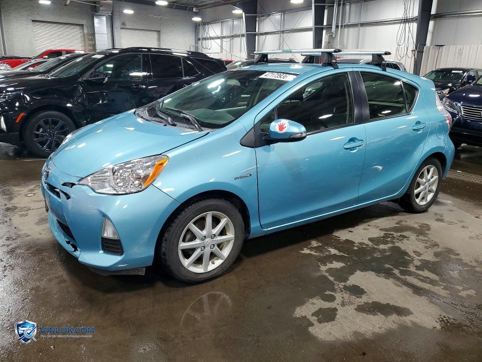 2013 TOYOTA PRIUS C THREE – Lot 47173936 auction photo