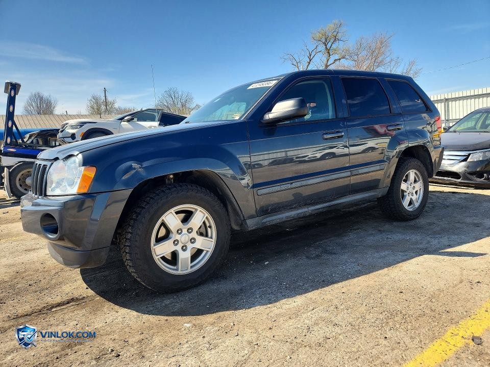 2007 JEEP GRAND CHEROKEE LAREDO – Lot 47249396 auction photo