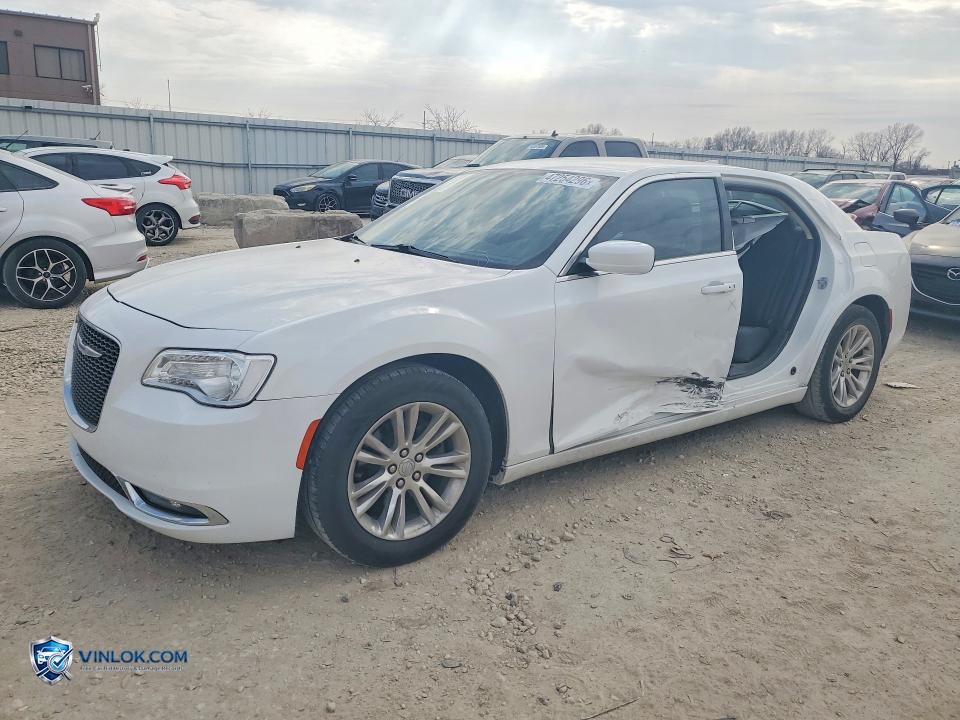 2019 CHRYSLER 300 TOURING – Lot 47254296 auction photo