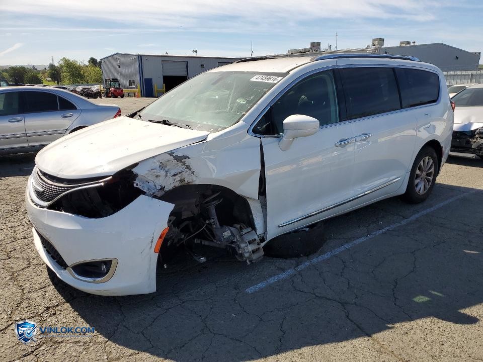 2018 CHRYSLER PACIFICA TOURING L – Lot 47459616 auction photo