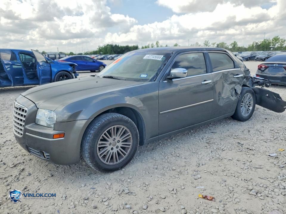 2010 CHRYSLER 300 TOURING – Lot 47745666 auction photo