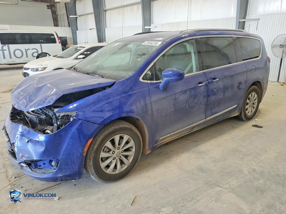 2019 CHRYSLER PACIFICA TOURING L – Lot 47804236 auction photo