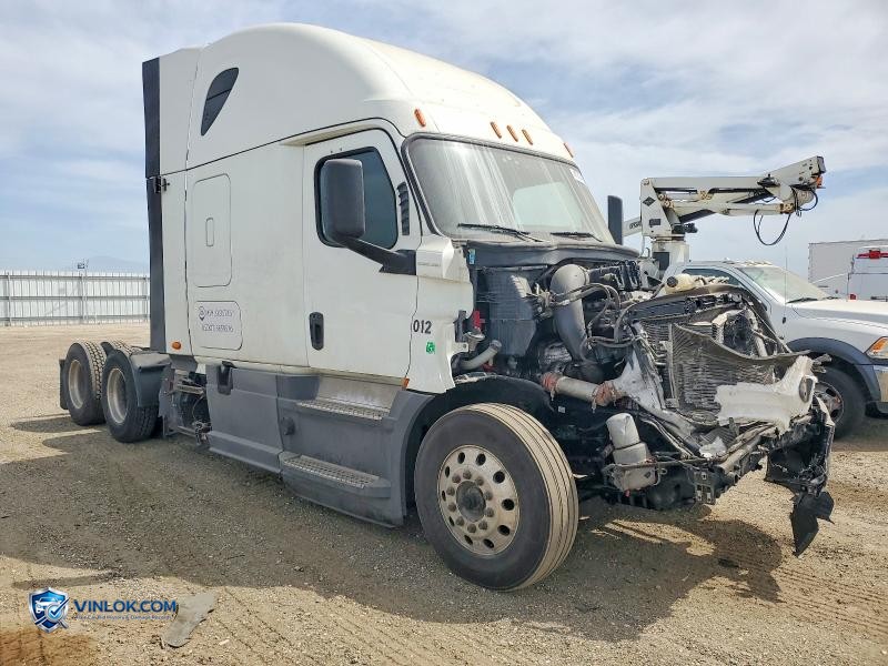 2020 FREIGHTLINER CASCADIA 126 SEMI TRUCK – Lot 47824906 auction photo