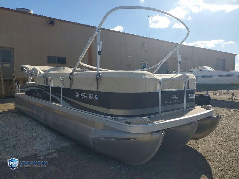 2012 BENNINGTON BOAT - PONTOON BOAT – Lot 47886626 auction photo