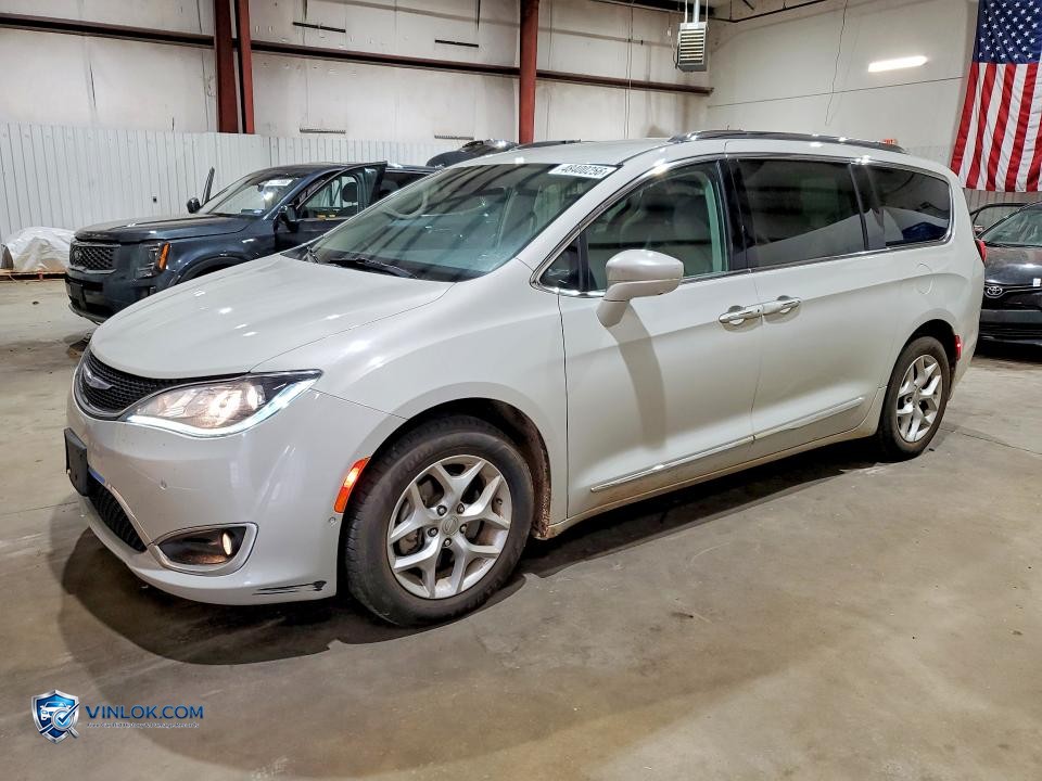2019 CHRYSLER PACIFICA TOURING L – Lot 48400256 auction photo