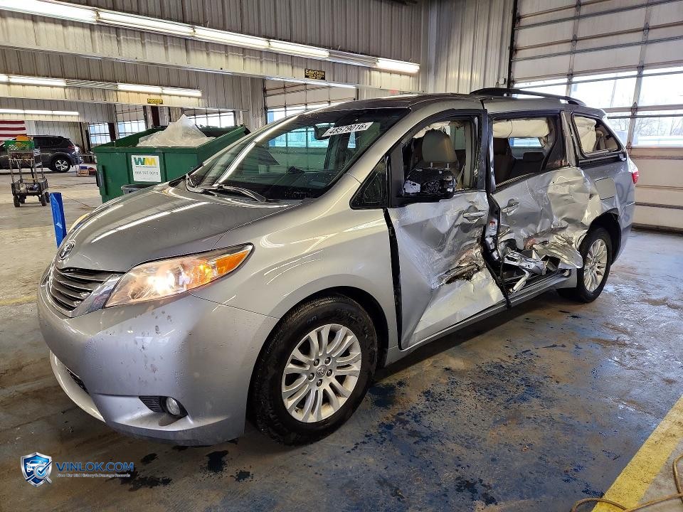 2015 TOYOTA SIENNA XLE 8-PASSENGER – Lot 48579016 auction photo