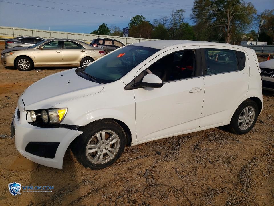 2016 CHEVROLET SONIC LT – Lot 48970576 auction photo