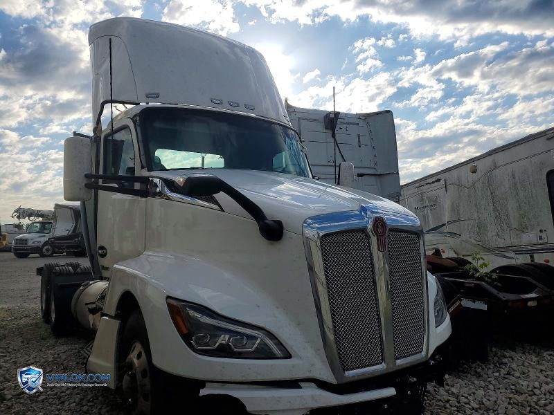 2022 KENWORTH T680 SEMI TRUCK – Lot 49282766 auction photo