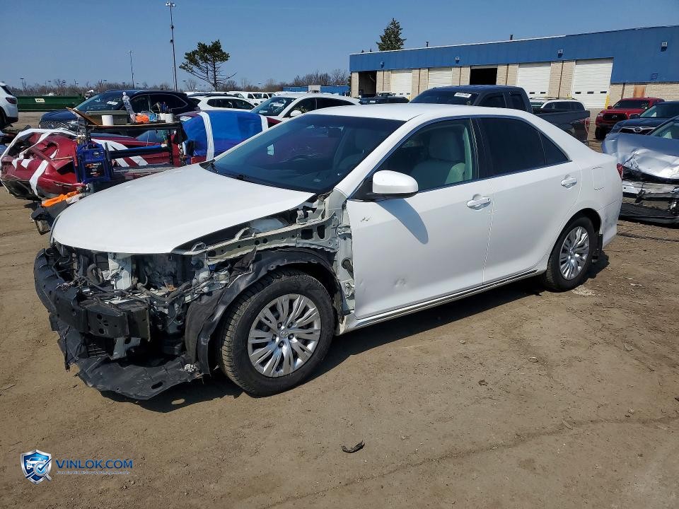 2014 TOYOTA CAMRY HYBRID LE – Lot 49319006 auction photo