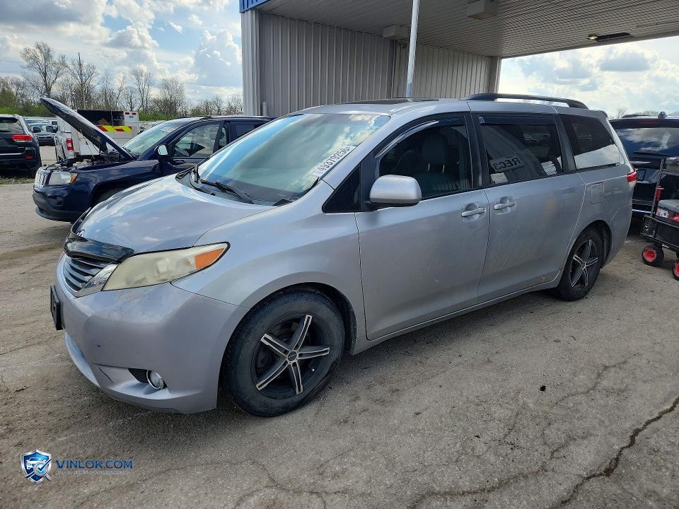 2012 TOYOTA SIENNA XLE 8-PASSENGER – Lot 49379256 auction photo