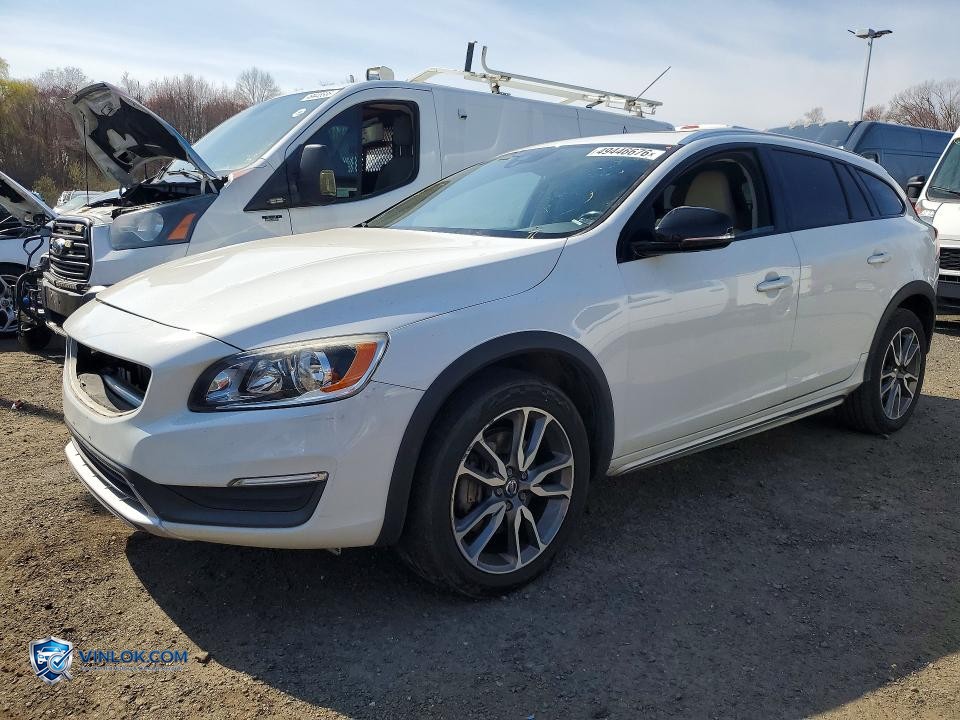 2015 VOLVO V60 CROSS COUNTRY PREMIER – Lot 49446676 auction photo