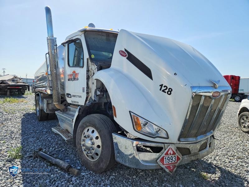 2024 PETERBILT 579 TANK TRUCK – Lot 49488366 auction photo