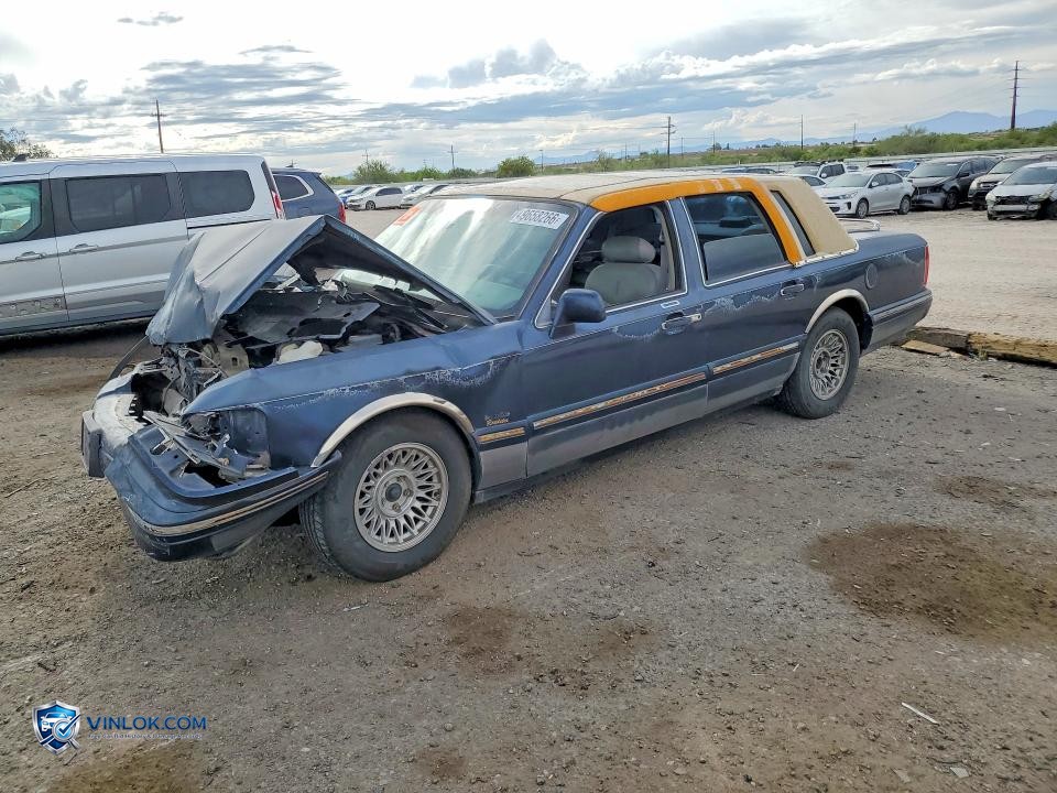 1997 LINCOLN TOWN CAR EXECUTIVE – Lot 49658266 auction photo