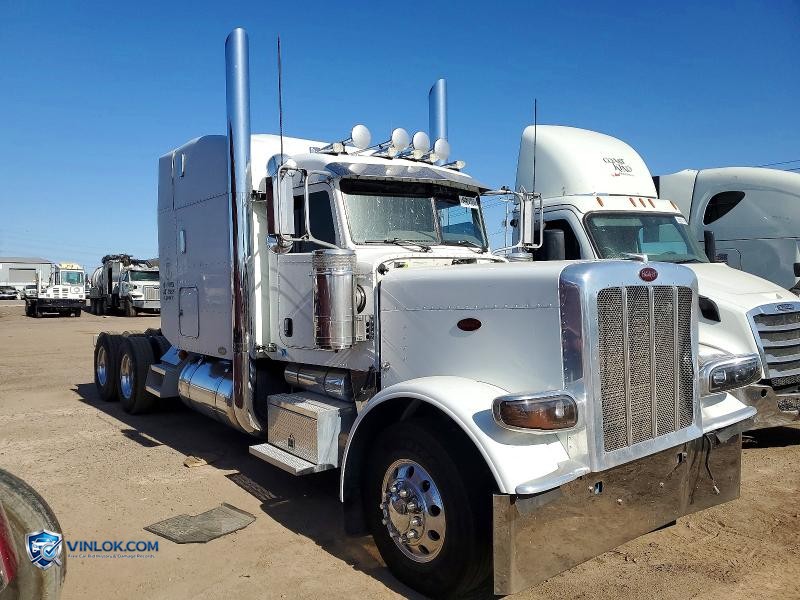 2009 PETERBILT 388 SEMI TRUCK – Lot 49924726 auction photo