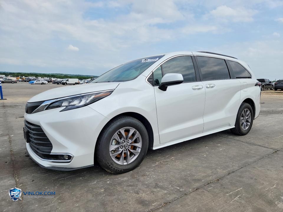 2023 TOYOTA SIENNA XLE – Lot 50173466 auction photo