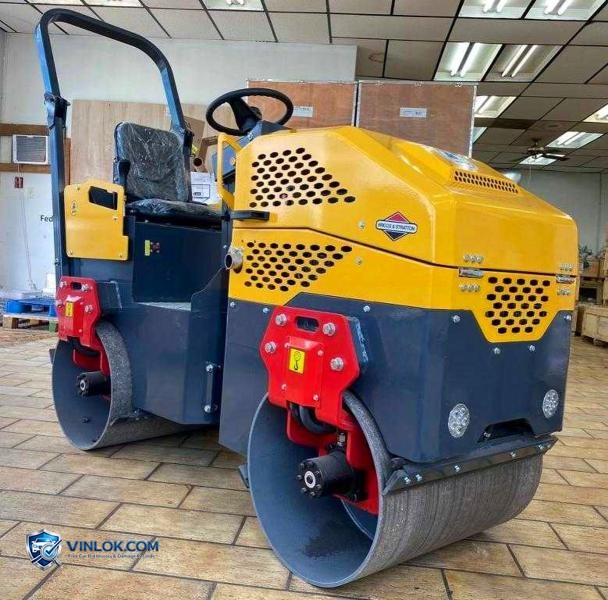 2026 ROAD ROLLER DOUBLE DRUM VIBRATING ASPHALT COM – Lot 50235676 auction photo