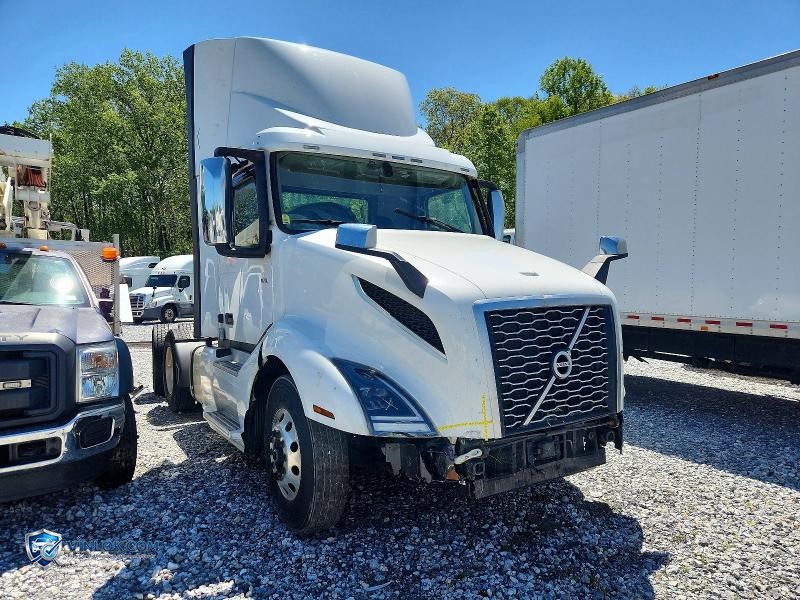 2023 VOLVO VNL SEMI TRUCK – Lot 50590406 auction photo