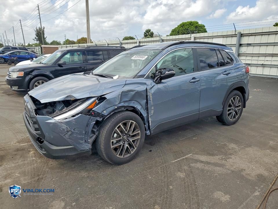 2026 TOYOTA COROLLA CROSS XLE – Lot 50595666 auction photo