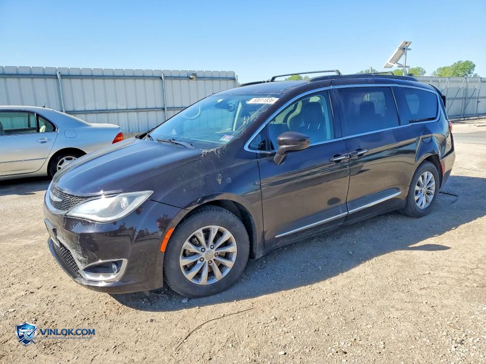 2017 CHRYSLER PACIFICA TOURING L – Lot 50611836 auction photo