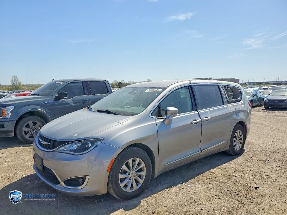 2017 CHRYSLER PACIFICA TOURING L – Lot 50636686 auction photo