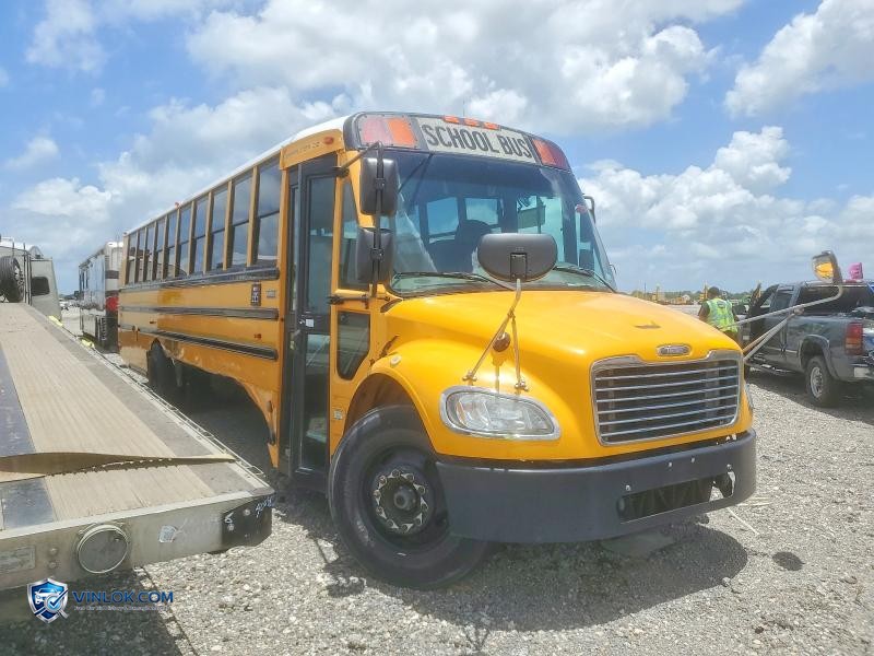 2015 THOMAS SCHOOL BUS – Lot 50650816 auction photo