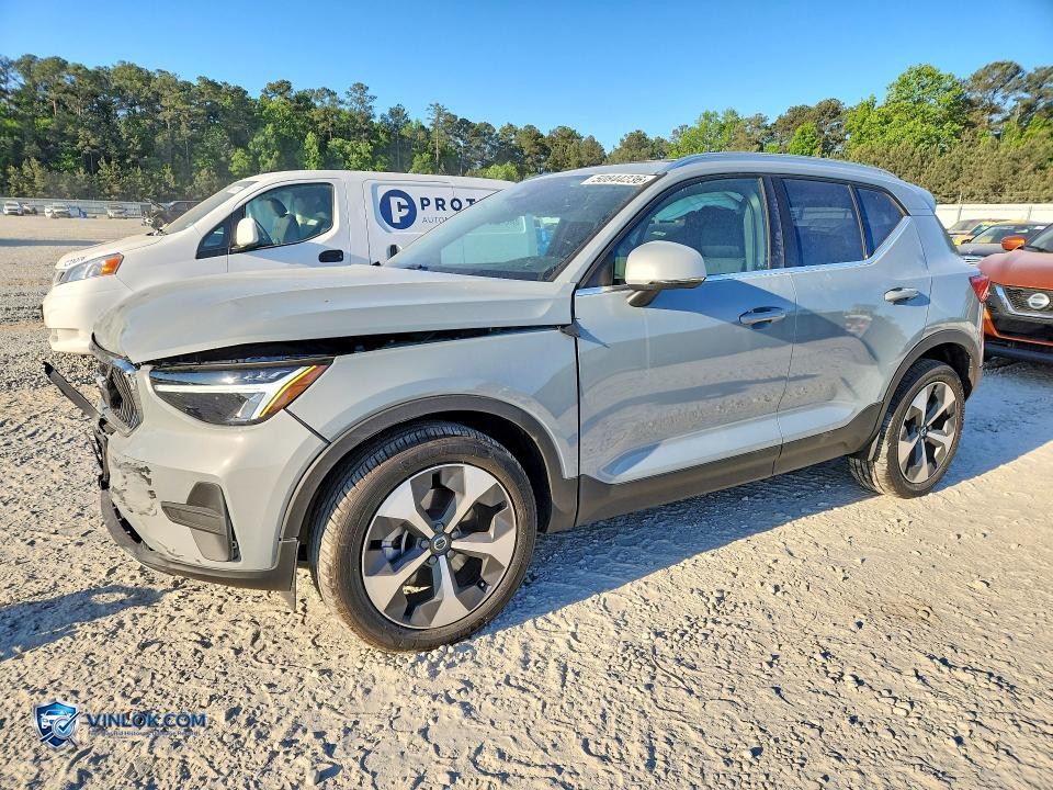 2025 VOLVO XC40 CORE – Lot 50844236 auction photo