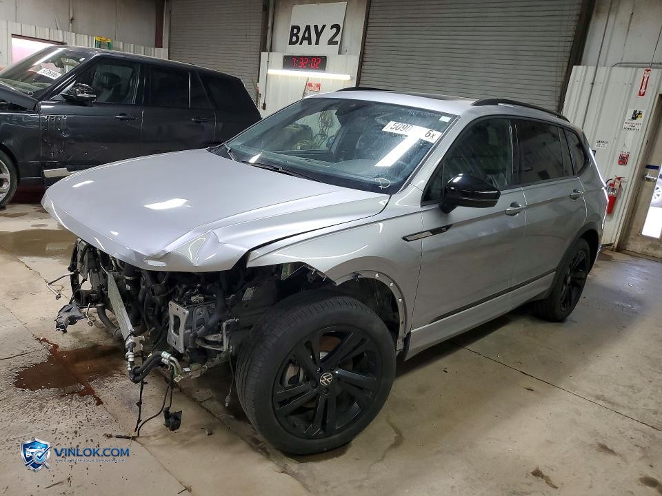 2024 VOLKSWAGEN TIGUAN SE R-LINE BLACK – Lot 50907786 auction photo