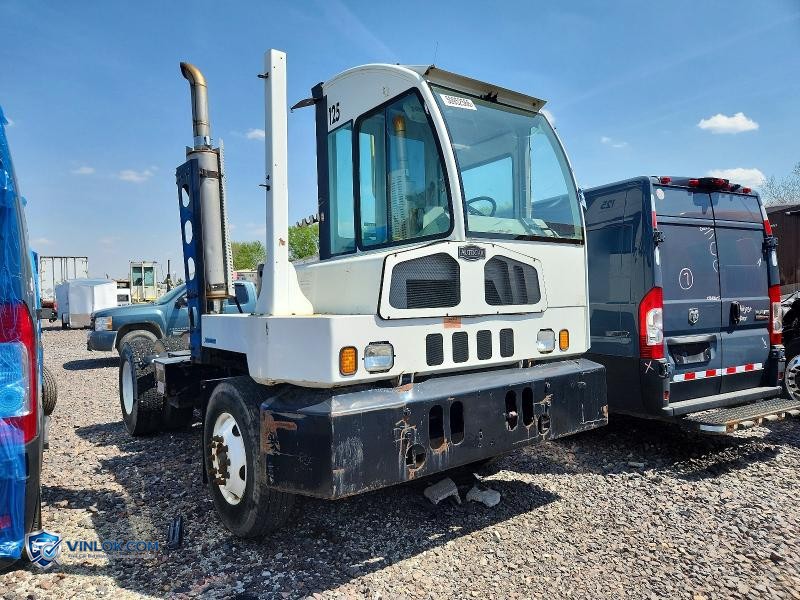 2015 AUTOCAR XSPOTTER YARD TRUCK – Lot 50952566 auction photo