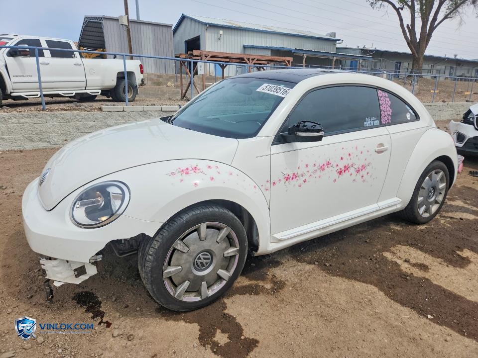 2013 VOLKSWAGEN BEETLE – Lot 51039516 auction photo