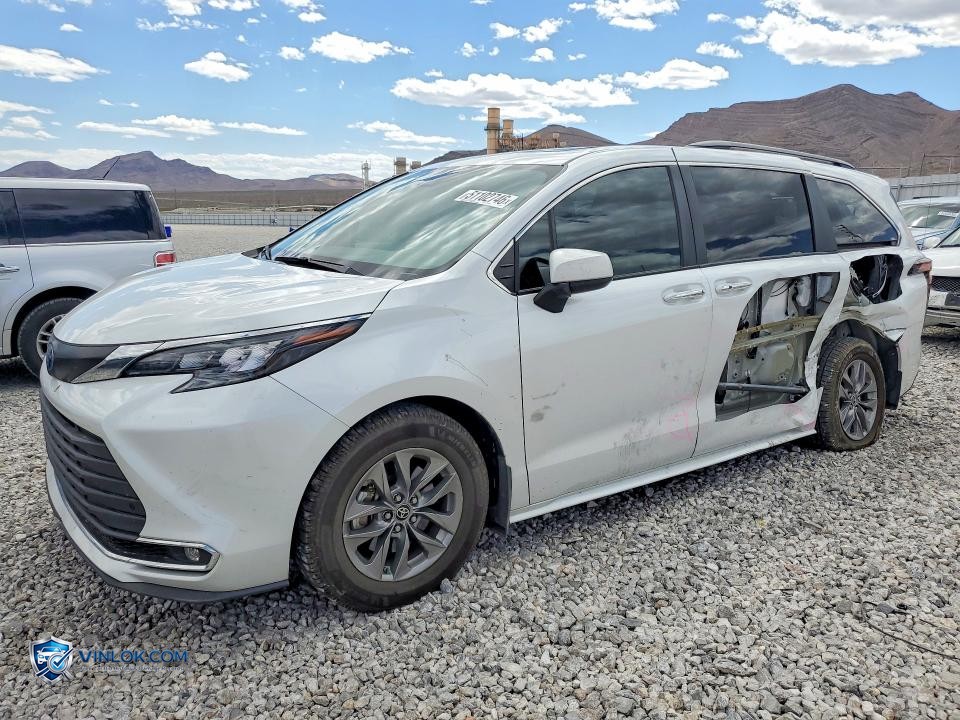 2024 TOYOTA SIENNA XLE – Lot 51102746 auction photo