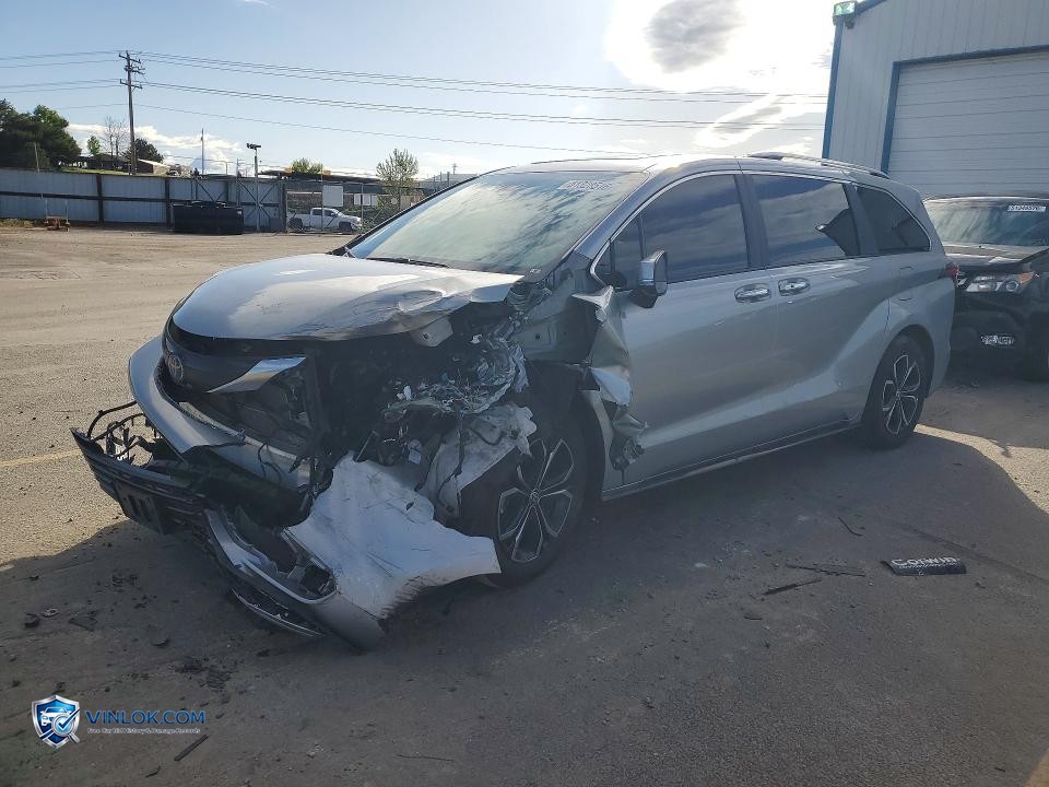 2025 TOYOTA SIENNA PLATINUM 7-PASSENGER – Lot 51328516 auction photo