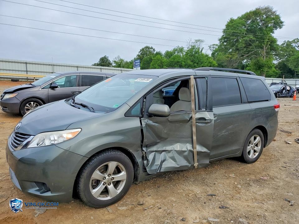2014 TOYOTA SIENNA LE – Lot 51589756 auction photo