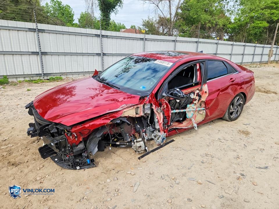 2025 HYUNDAI ELANTRA SEL – Lot 51608176 auction photo