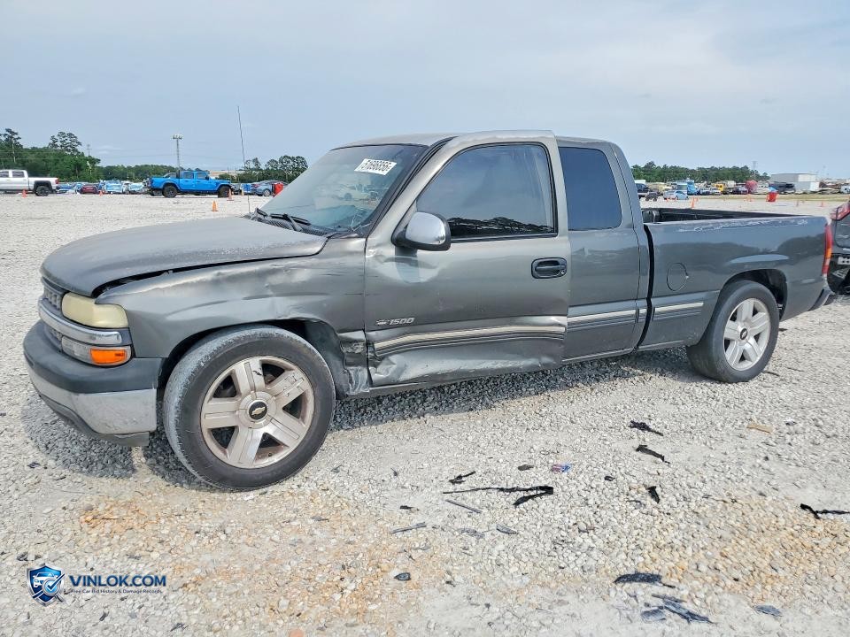2001 CHEVROLET SILVERADO C1500 – Lot 51696856 auction photo