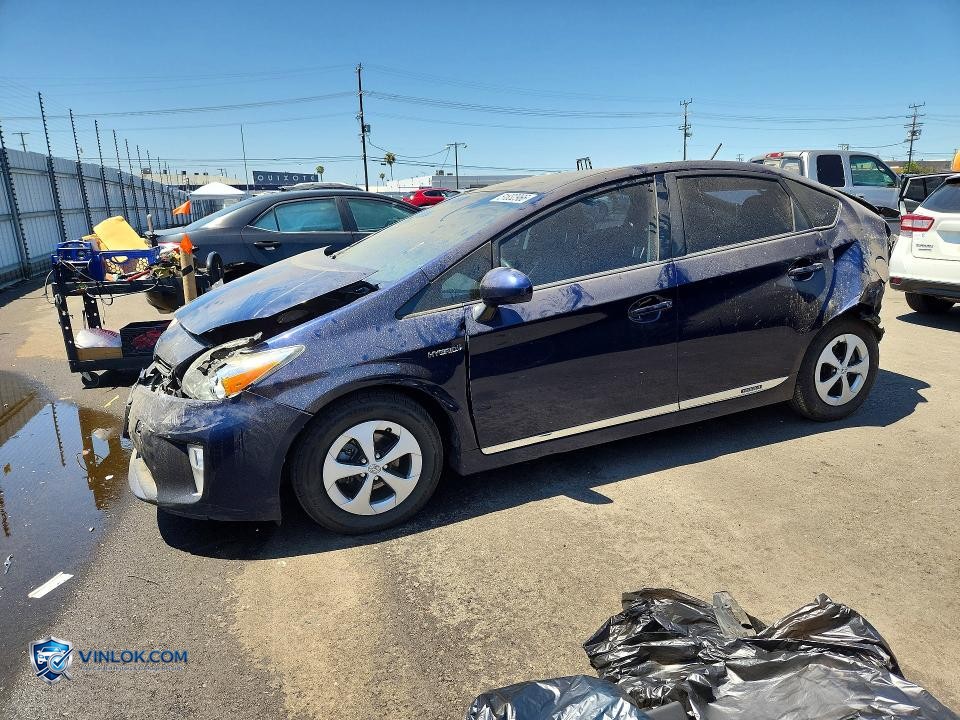 2015 TOYOTA PRIUS THREE – Lot 51832966 auction photo