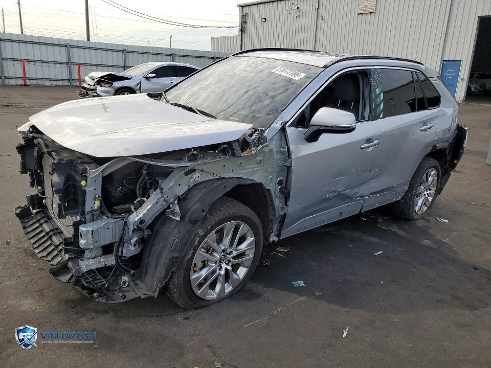 2025 TOYOTA RAV4 XLE PREMIUM – Lot 51873166 auction photo