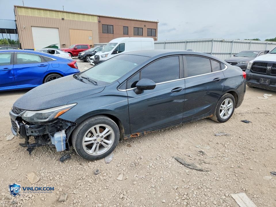 2017 CHEVROLET CRUZE LT – Lot 51922726 auction photo