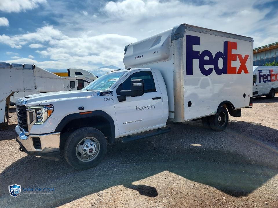 2023 GMC SIERRA HD BOX TRUCK – Lot 51970246 auction photo