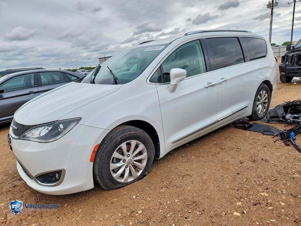 2019 CHRYSLER PACIFICA TOURING L – Lot 52095416 auction photo