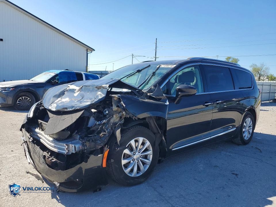 2018 CHRYSLER PACIFICA TOURING L – Lot 52188016 auction photo