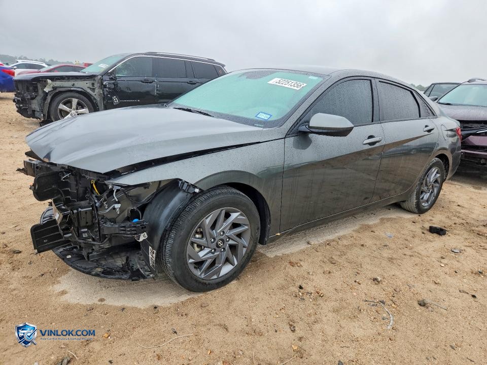 2024 HYUNDAI ELANTRA SEL – Lot 52251356 auction photo
