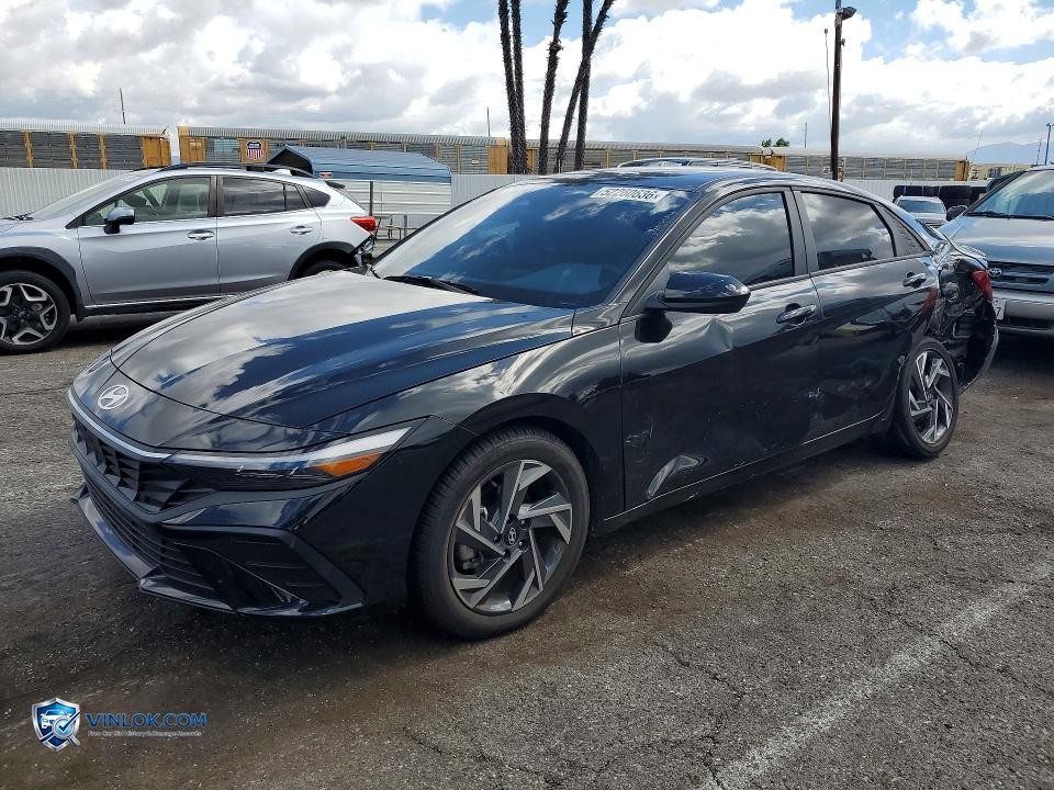 2025 HYUNDAI ELANTRA HYBRID SEL SPORT – Lot 52260636 auction photo