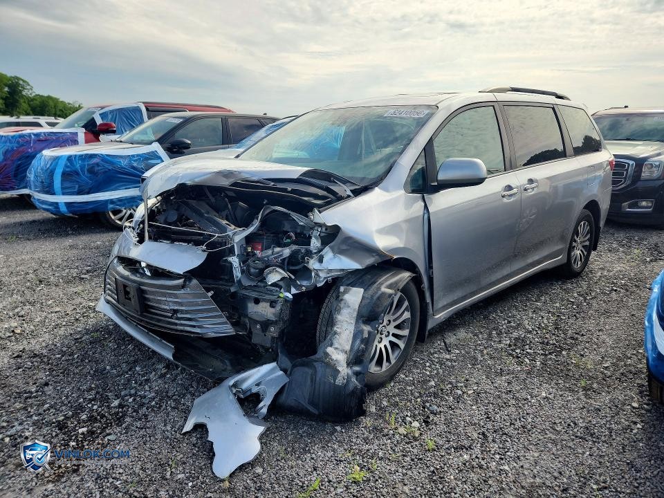 2018 TOYOTA SIENNA XLE 8-PASSENGER – Lot 52410056 auction photo