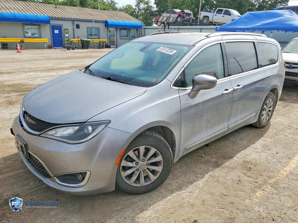 2018 CHRYSLER PACIFICA TOURING L – Lot 52413236 auction photo
