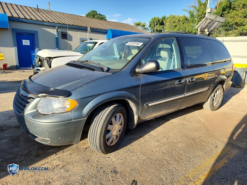 2006 CHRYSLER TOWN & COUNTRY TOURING – Lot 52438166 auction photo
