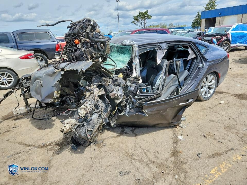 2015 CHRYSLER 200 S – Lot 52470976 auction photo